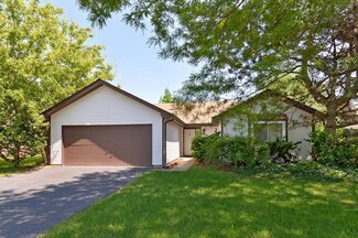 216 Westbrook Cir, Naperville, IL 60565