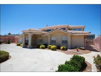 1795 Billy Casper Dr, El Paso, TX 79936