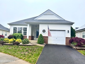 10 Geoffrey Ct, Manchester, NJ 08759