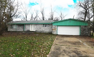 300 Blackstone St, Vian, OK 74962