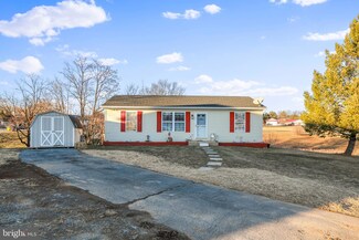 80 Crestview Dr, Martinsburg, WV 25405