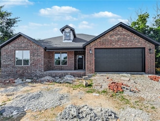 10 Olmsted Cir, Bella Vista, AR 72715