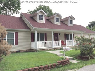 2262 Oakridge Dr, Charleston, WV 25311