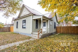 622 W Commercial St, Weiser, ID 83672