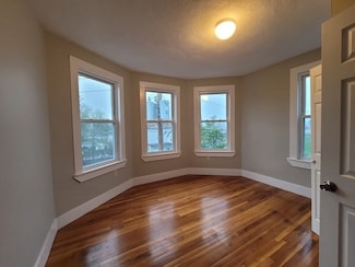 8 Woodman St Unit 3, Lynn, MA 01905