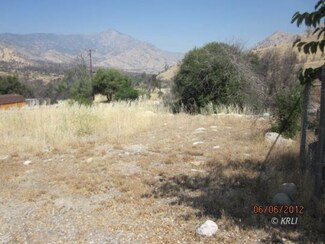 15 Cannel Creek Rd, Kernville, CA 93238
