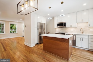 3414 S Stafford St, Arlington, VA 22206