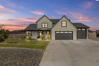 12815 S Steeplechase Dr, Kennewick, WA 99338