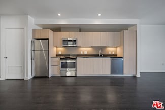 5800 Harold Way Unit 402, Hollywood, CA 90028