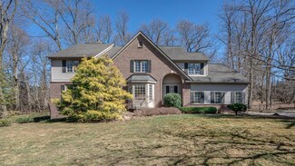 941 Aberdeen Dr, Ann Arbor, MI 48104