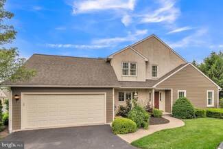 8 Parkside Dr, Elverson, PA 19520
