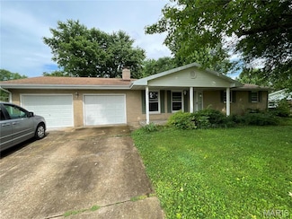 1306 Camillia St, Farmington, MO 63640