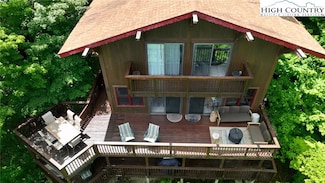102 Arrow Wood Rd, Beech Mountain, NC 28604
