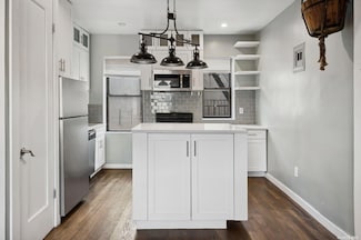21-16 35th St Unit 5-B, Astoria, NY 11105