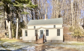 147 Mallery Rd, Lanesborough, MA 01237