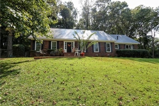 1034 Morgan Dr, New Albany, MS 38652