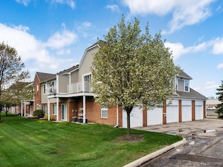 2100 Monarch Dr, Shelby Township, MI 48316