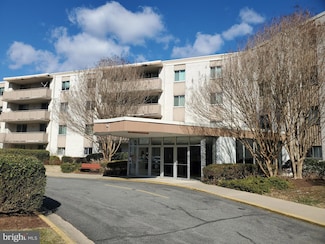 7501 Democracy Blvd Unit B322, Bethesda, MD 20817