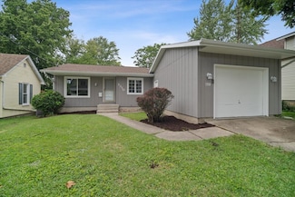 1310 N Lee St, Bloomington, IL 61701