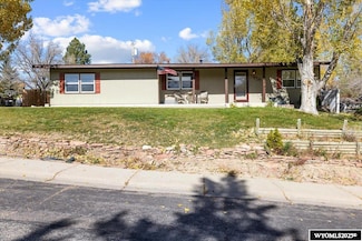 1920 Kingsboro Rd, Casper, WY 82604
