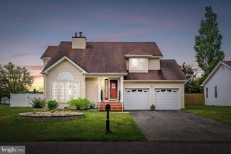 101 Oneida Lake Dr, Little Egg Harbor Township, NJ 08087