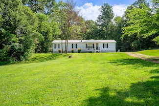 63 Applewood Ln, Chatsworth, GA 30705
