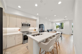 22 E Sunset St, Long Beach, CA 90805