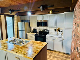 610 W Division Ave, Peabody, KS 66866