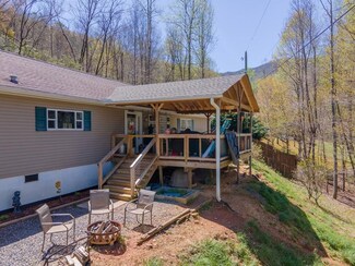 802 Tunnel Mountain Rd, Sylva, NC 28779