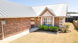 1438 Garner Ln, Longview, TX 75605