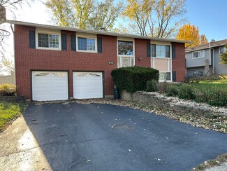 6112 Allan Dr, Woodridge, IL 60517