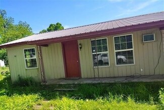 707 W 9th St, Kiowa, OK 74553