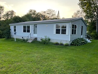 8 Townsend Brook Ln, Whitefield, ME 04353