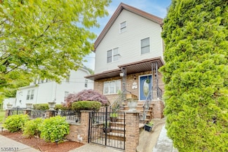 393 Hamilton St, Rahway, NJ 07065