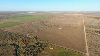 000 Wolf Hunt Rd, Quanah, TX 79252