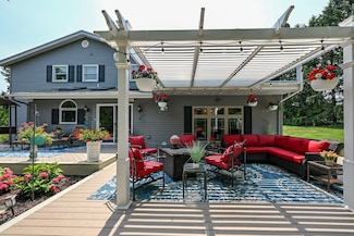S55W29550 Windcrest Dr, Waukesha, WI 53189