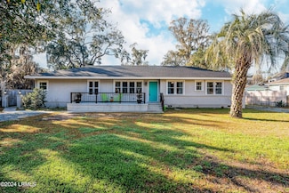 1103 16th St, Port Royal, SC 29935