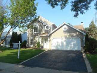 775 Thoreau Dr, Elgin, IL 60120