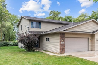 4642 Ridge Ct, Manitowoc, WI 54220