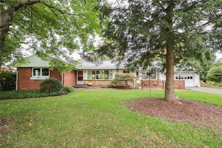 635 Craig St, Grove City, PA 16127