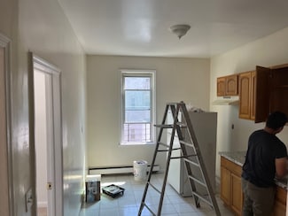 7xx E 214th St Unit 3, Bronx, NY 10467
