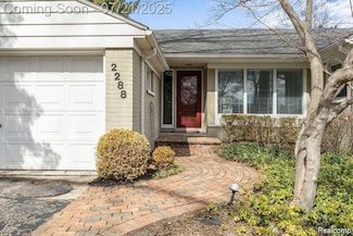 2288 Northlawn Blvd, Birmingham, MI 48009