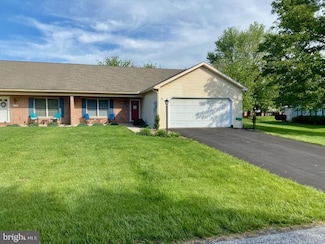 3467 Glen Eagles Dr, Chambersburg, PA 17202