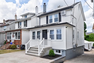 735 Humboldt St, Secaucus, NJ 07094