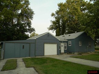421 Summit St SE, Sleepy Eye, MN 56085