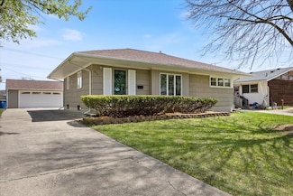 1610 Saunders Crescent, Ann Arbor, MI 48103