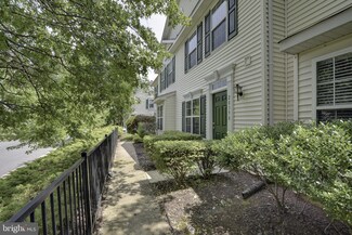 20398 River Bank St, Sterling, VA 20165