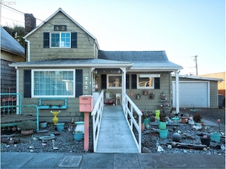717 12th Ave, Seaside, OR 97138