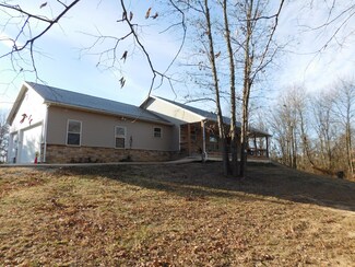 12790 E Marshall Ln, Centralia, MO 65240