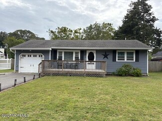 3 Melwen Dr, Forked River, NJ 08731